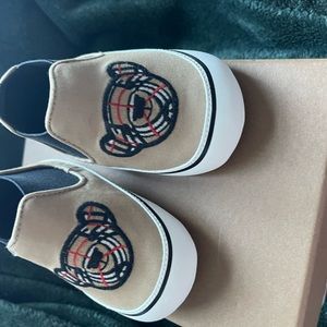 Burberry shoes kids